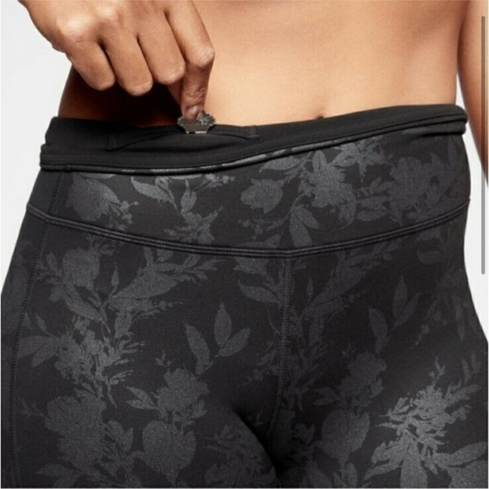 Athleta Midnight Garden Stirrup Leggings Size XSP Black Floral - Picture 2 of 12